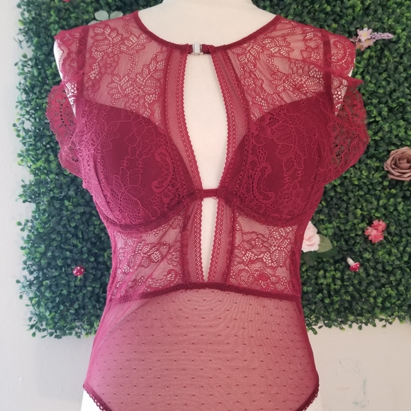 Fashion nova lace bodysuit - Picture 6 of 7